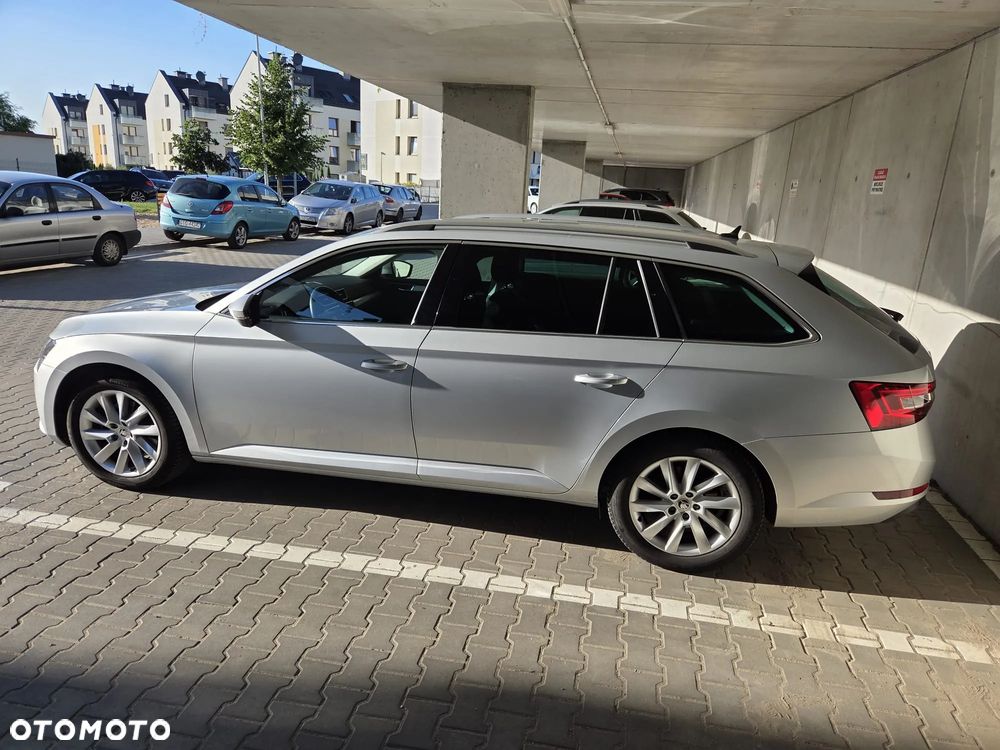 Skoda Superb 1.5 TSI Ambition DSG - 5