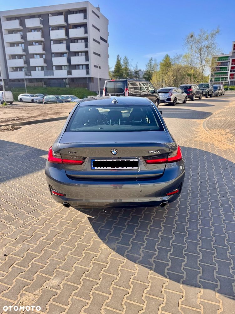 BMW Seria 3 330i xDrive Sport Line - 3