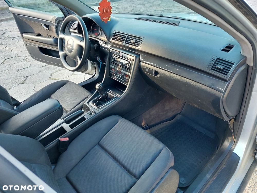 Audi A4 Limousine - 13