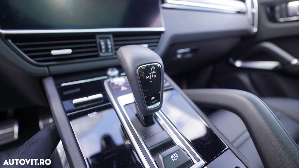 Porsche Cayenne Turbo - 19