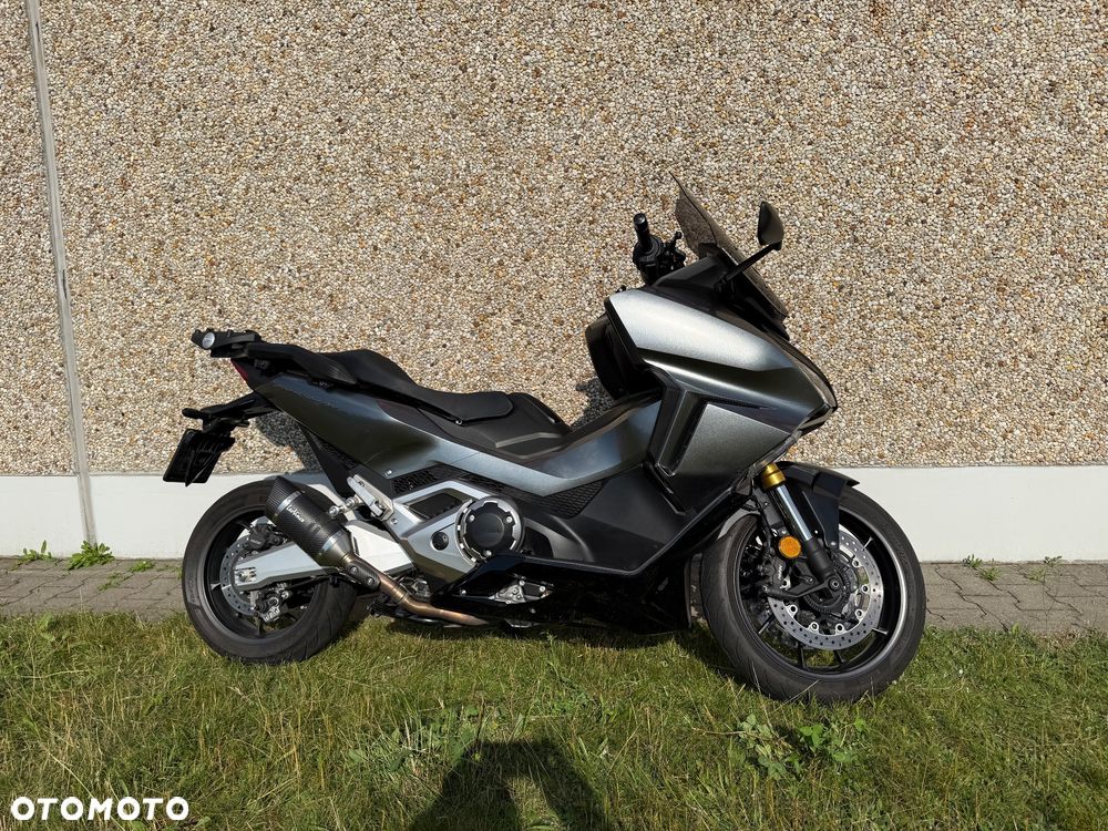 Honda NSS - 11