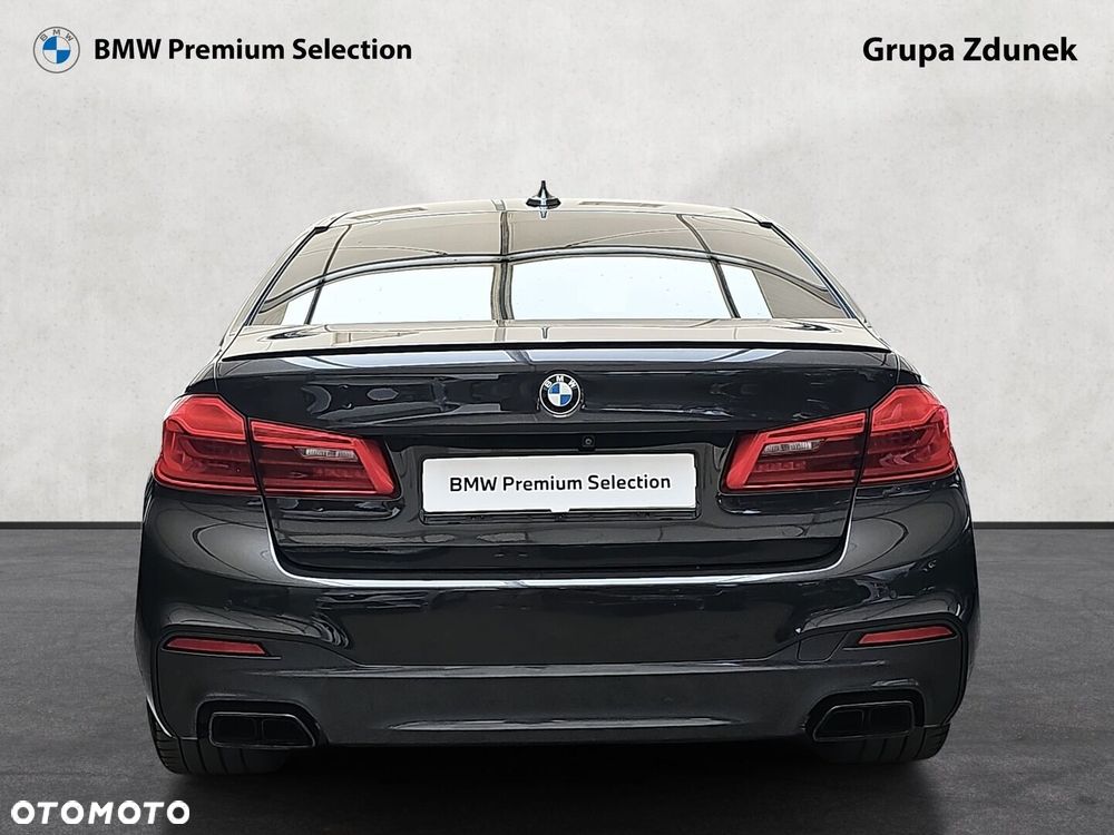 BMW Seria 5 M550i xDrive - 7