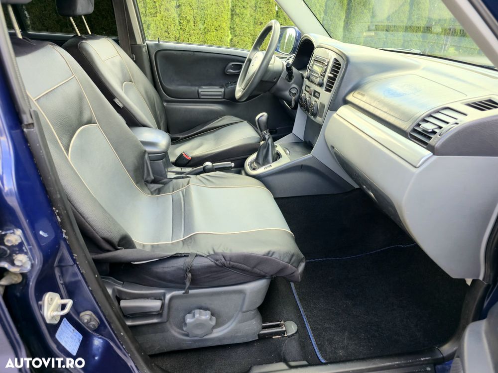 Suzuki Grand Vitara 2.0 Comfort Style - 11