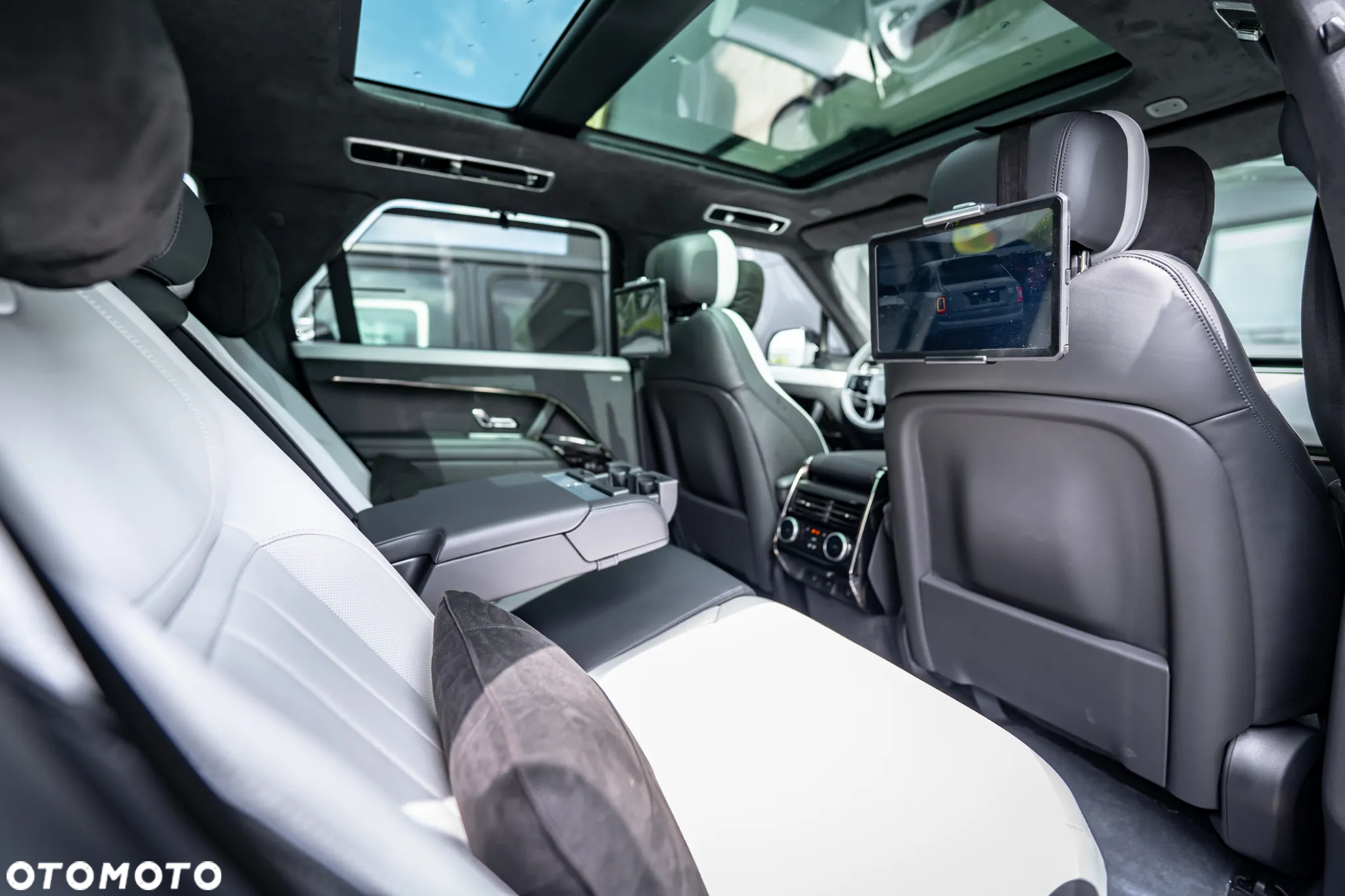 Land Rover Range Rover Sport D350 Autobiography - 36