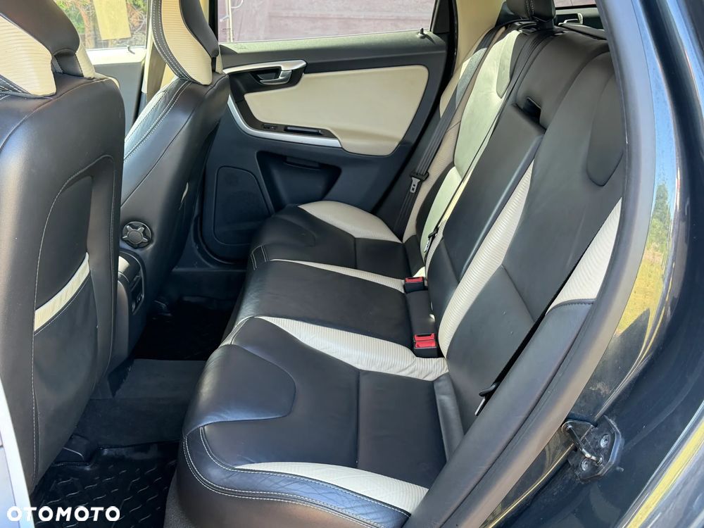 Volvo XC 60 DRIVe R-Design - 10