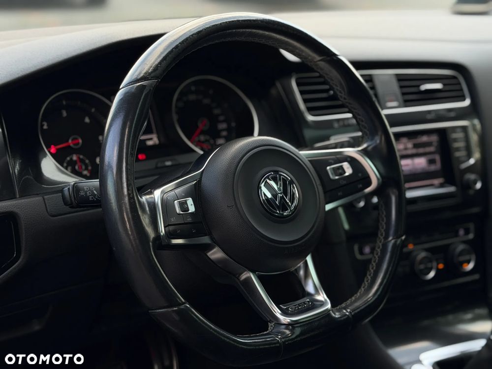 Volkswagen Golf - 16
