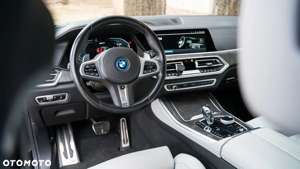 BMW X5 xDrive45e - 26