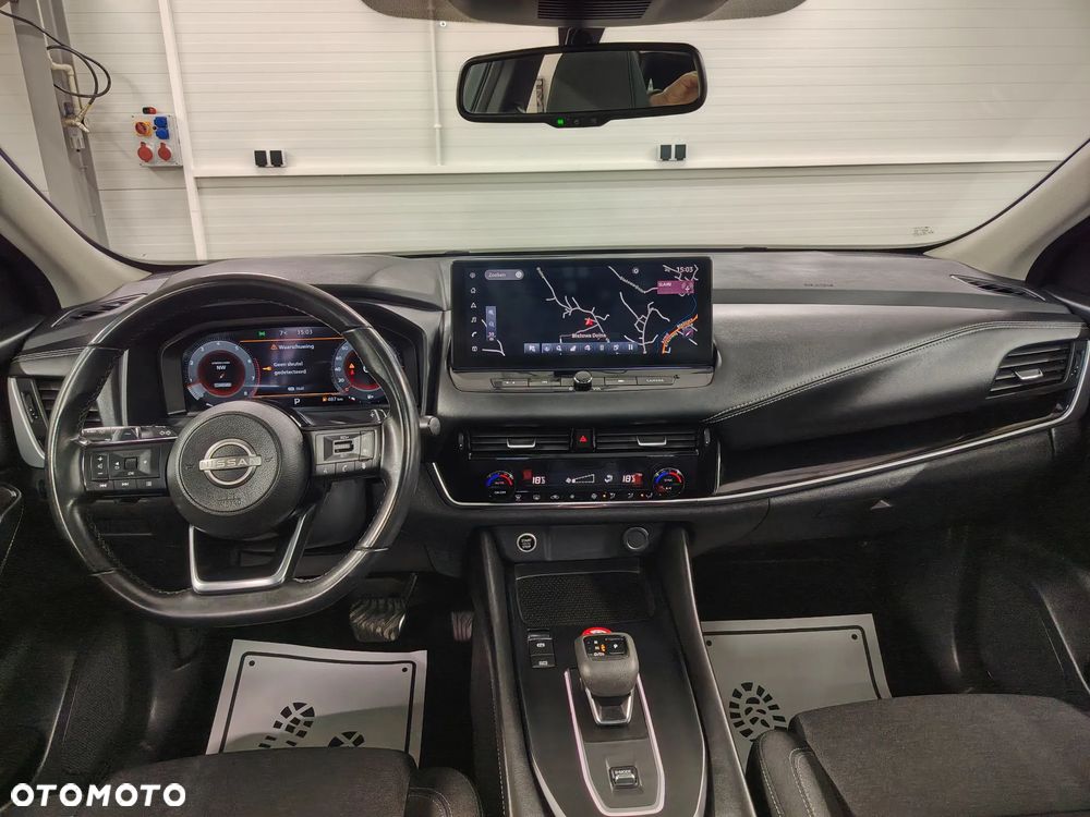 Nissan Qashqai 1.3 DIG-T DCT N-CONNECTA - 24