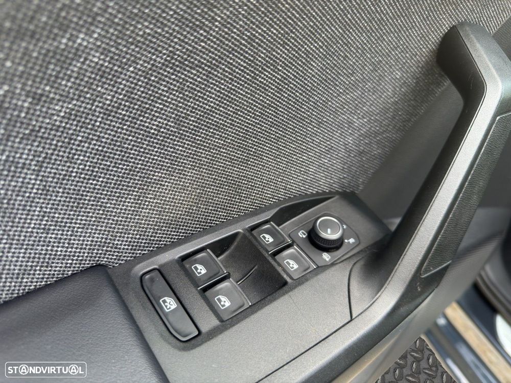 SEAT Leon 1.5 TSI e-Hybrid FR DSG - 19