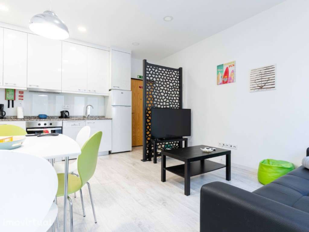 T0 com Varanda - 1.º Andar - Grande imagem: 4/10