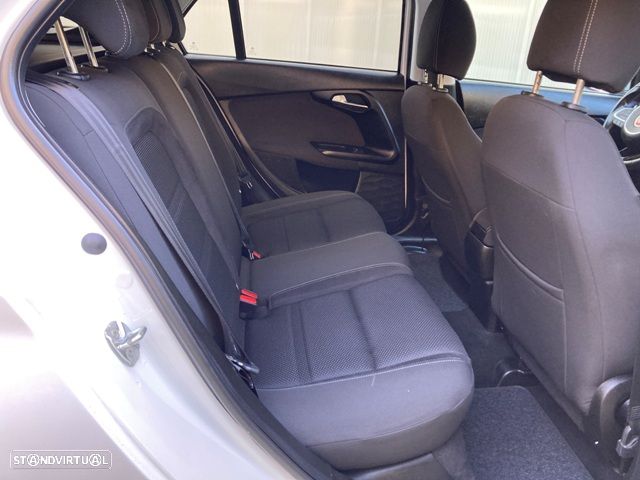 Fiat Tipo Station Wagon 1.3 M-Jet Lounge - 32