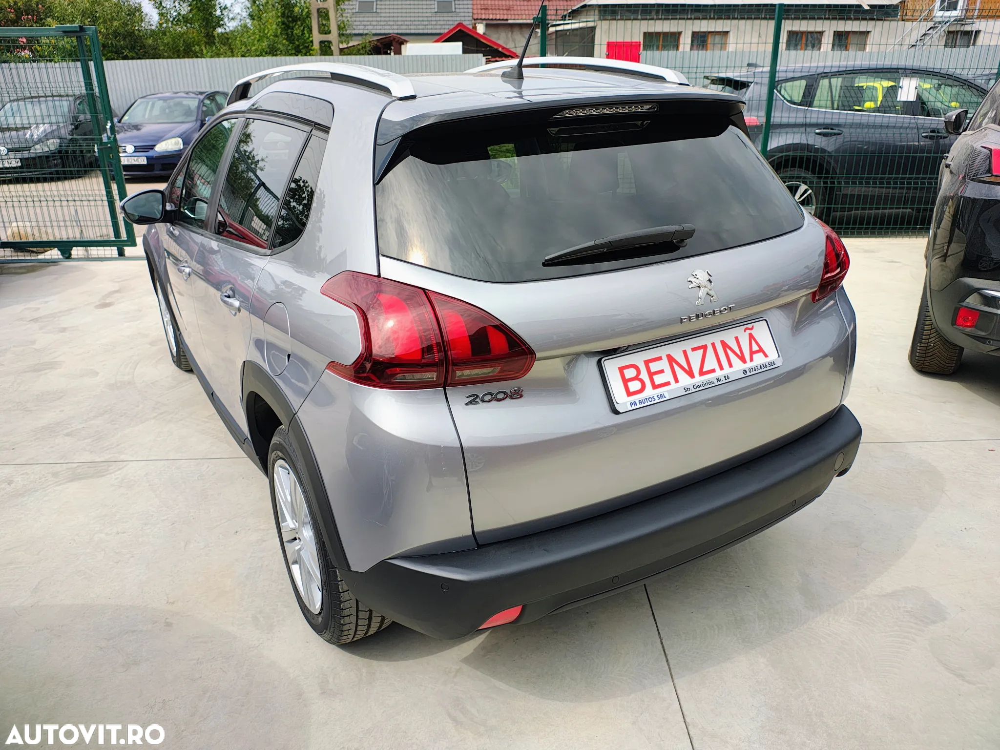 Peugeot 2008 PureTech 110 Style - 4