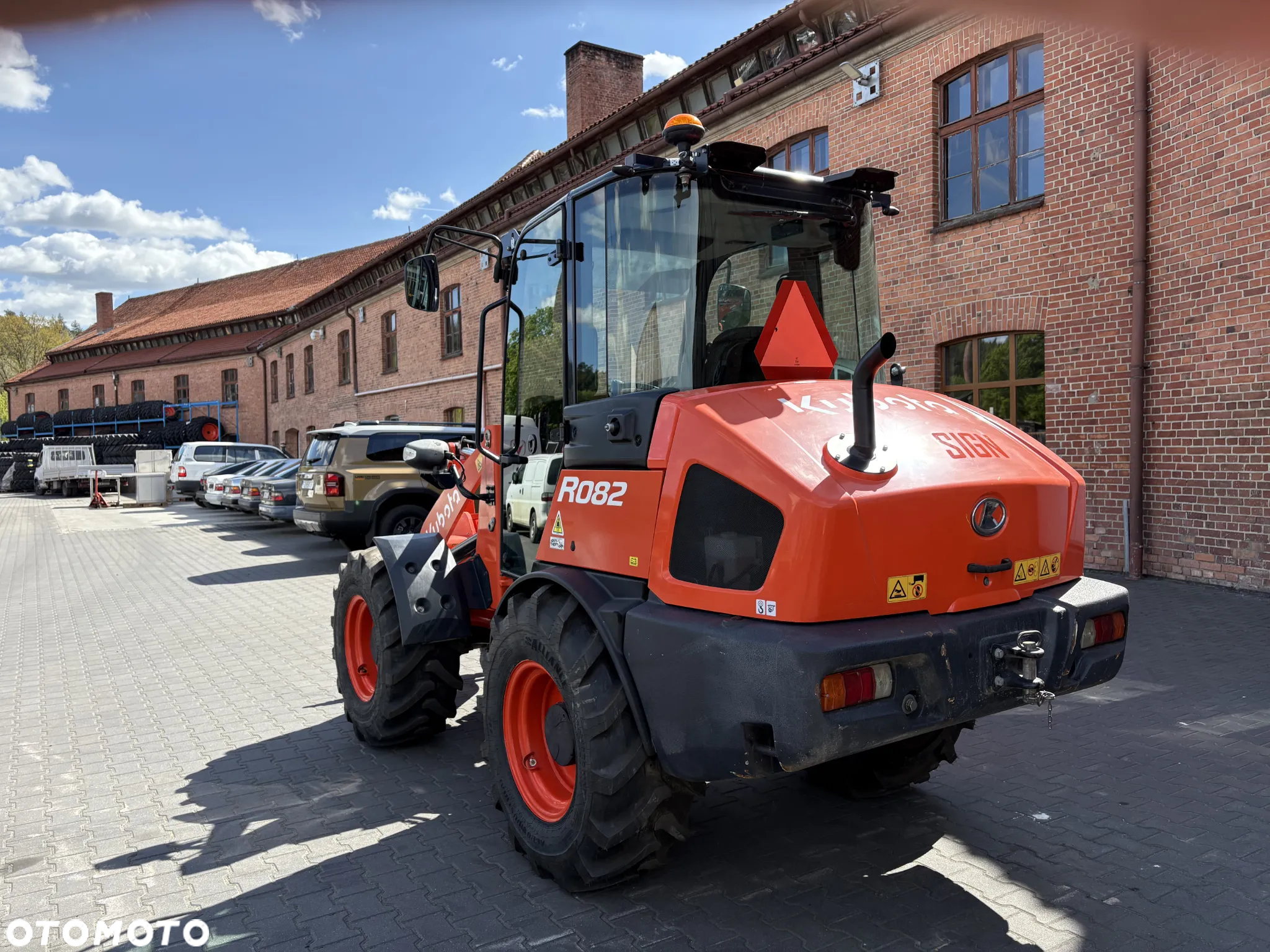 Kubota R082 - 3