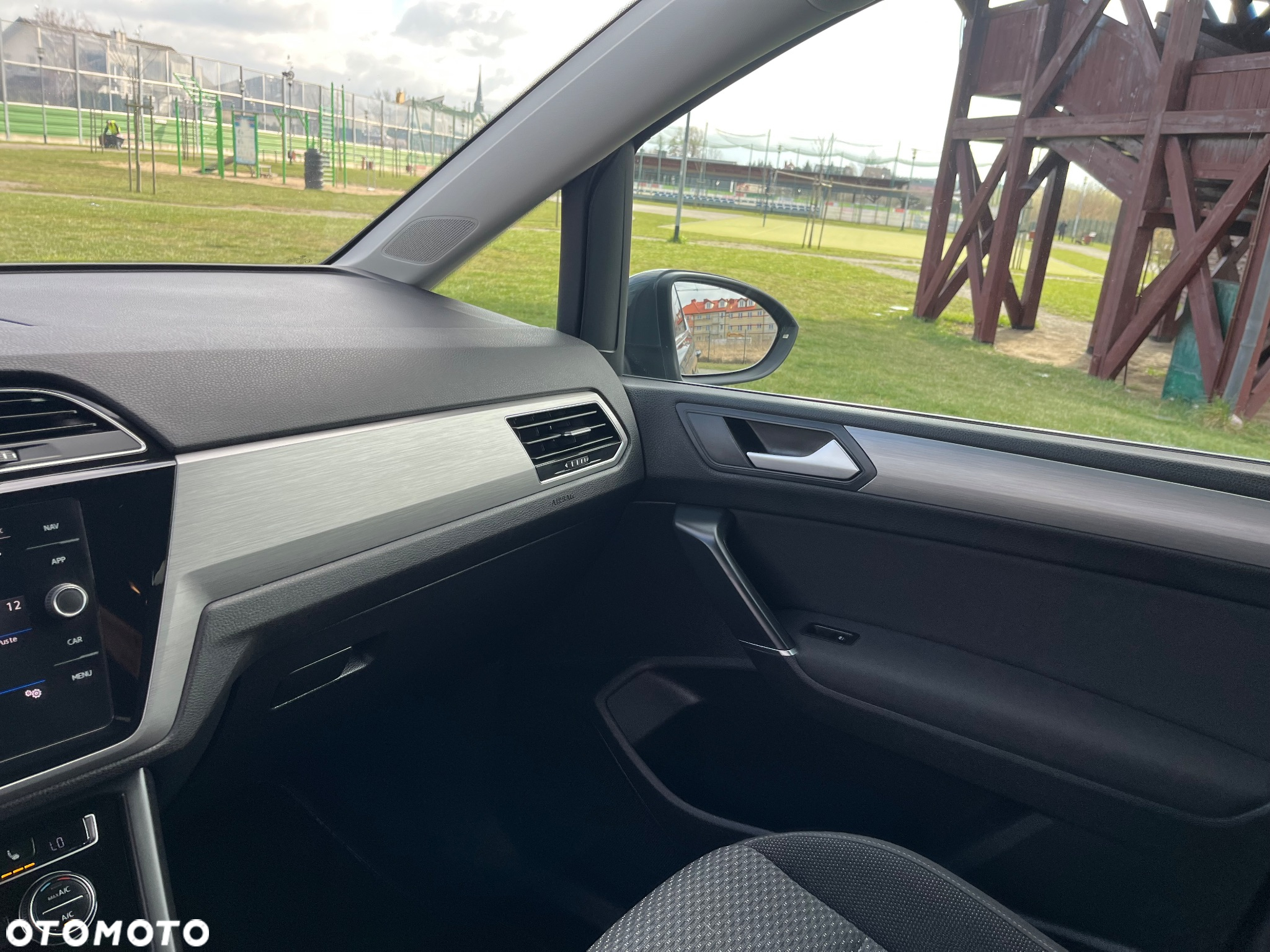 Volkswagen Touran 2.0 TDI SCR DSG Comfortline - 23