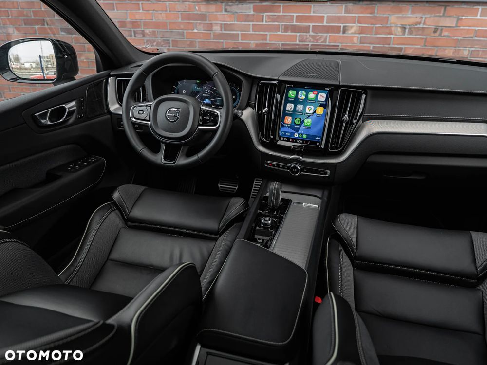 Volvo XC 60 B4 B Plus Dark - 41