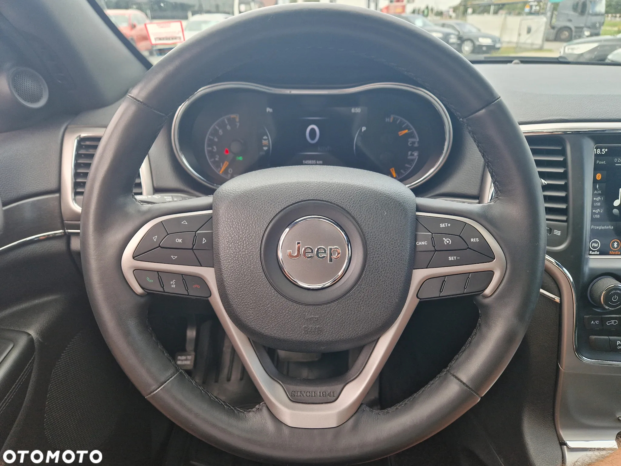 Jeep Grand Cherokee - 15