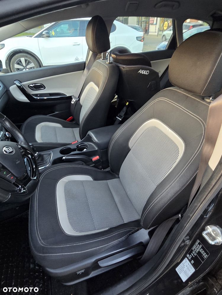 Kia Ceed - 6