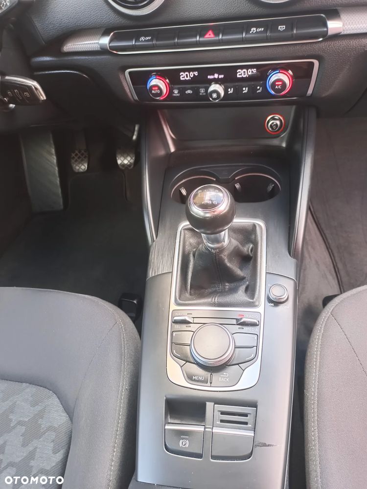 Audi A3 3-drzwiowe 1.4 TFSI Ambiente - 12