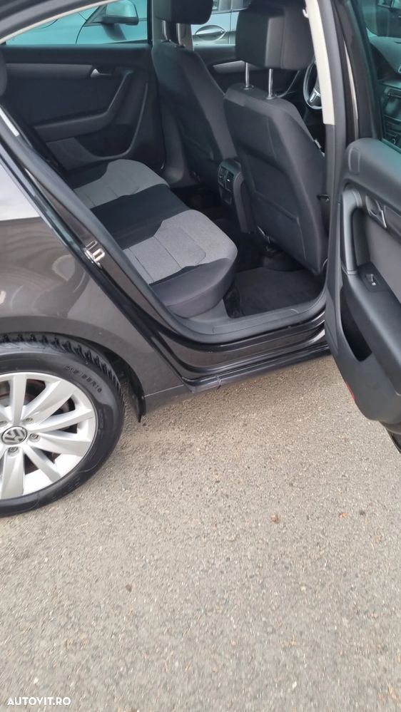 Volkswagen Passat 2.0 Blue TDI SCR Trendline - 20