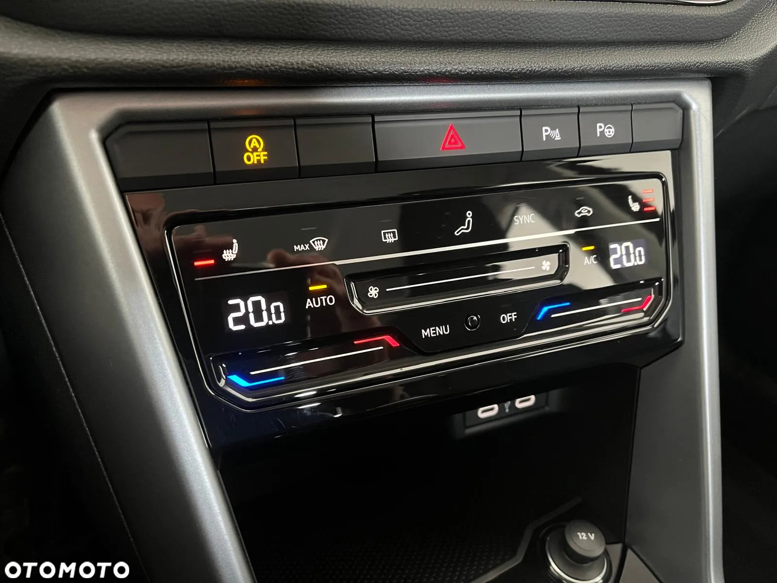 Volkswagen T-Roc 1.5 TSI Life - 32
