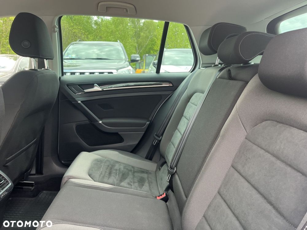 Volkswagen Golf - 19