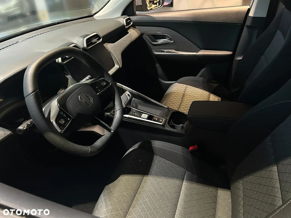 MG ZS Hybrid+ - 12