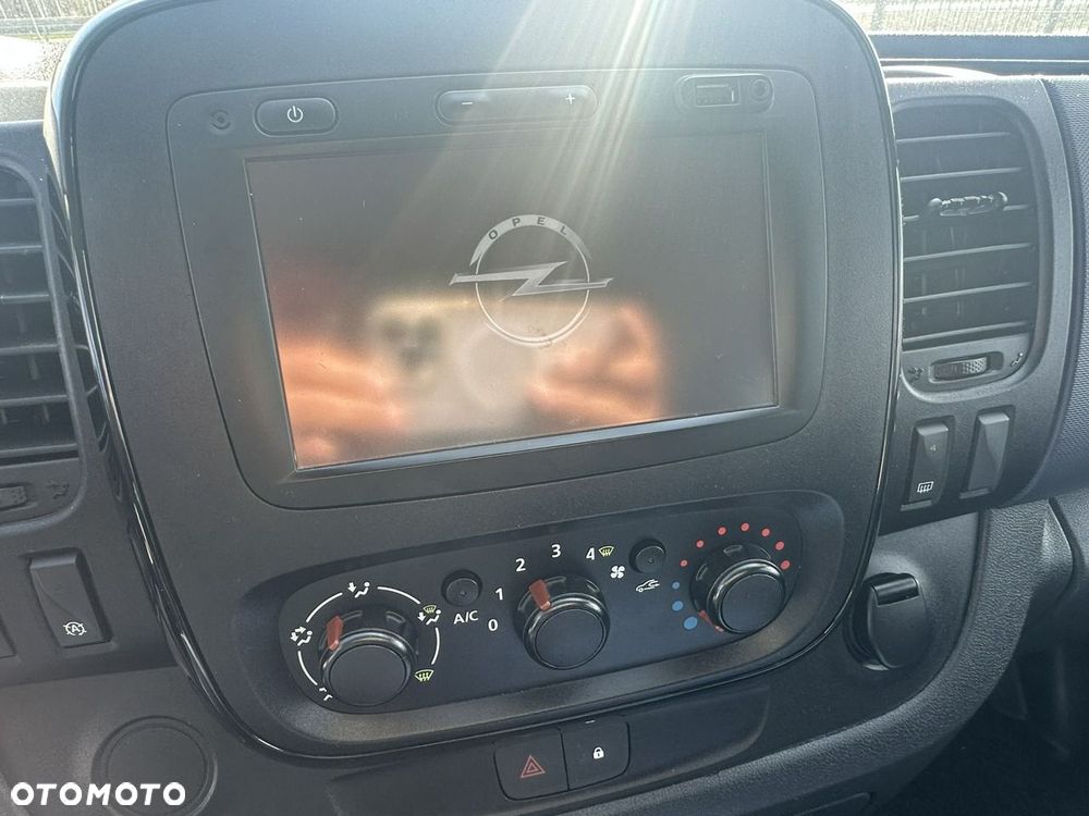 Opel Vivaro - 21