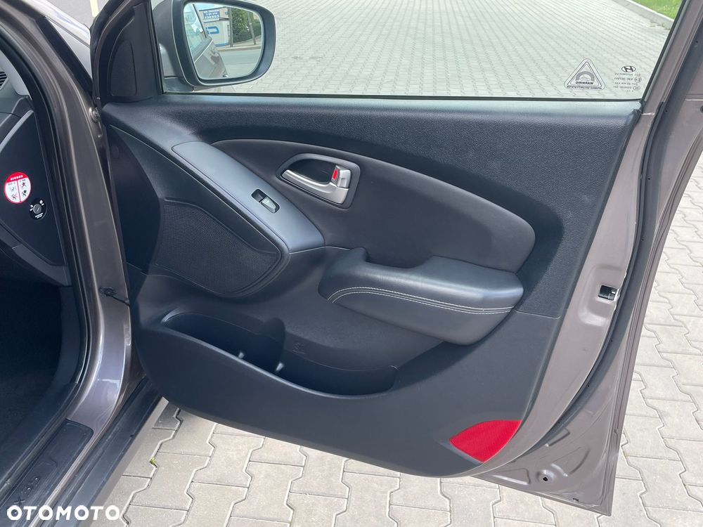 Hyundai ix35 2.0 CRDi 4WD Fifa World Cup Gold Edition - 20