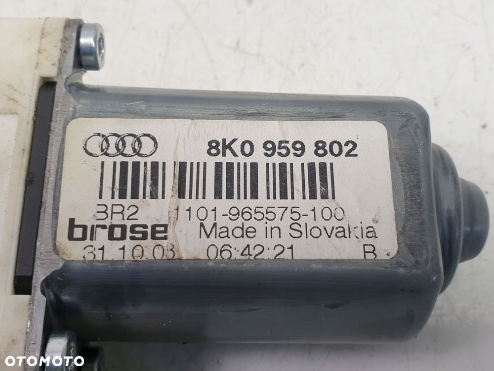 Audi A4 B8 SILNICZEK SZYBY Prawy przód 8K0959812 - 8