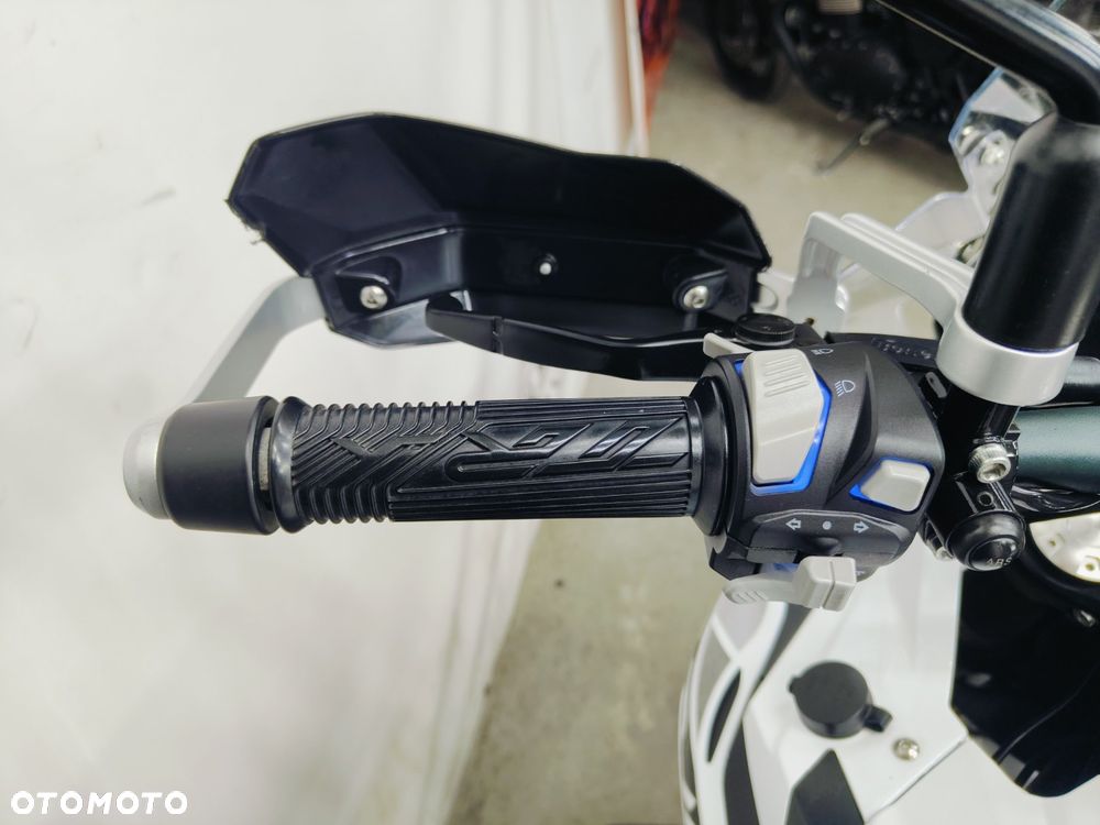 Benelli TRK 502X - 16