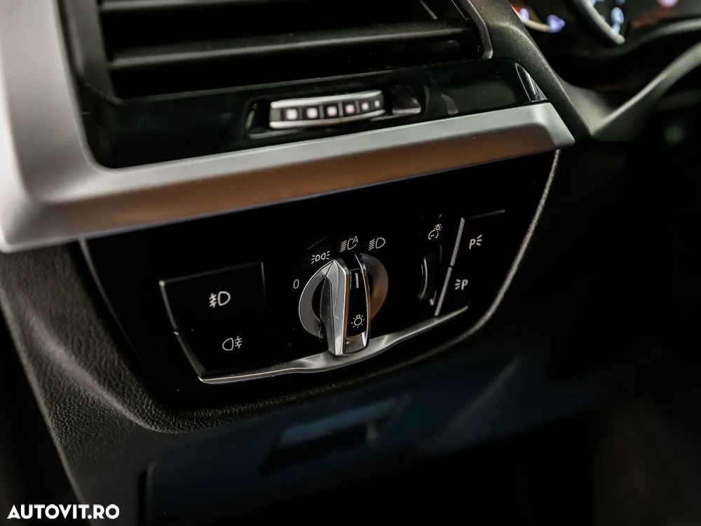 BMW X3 xDrive20d AT xLine - 28