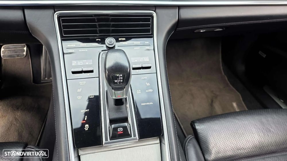 Porsche Panamera 4S - 11