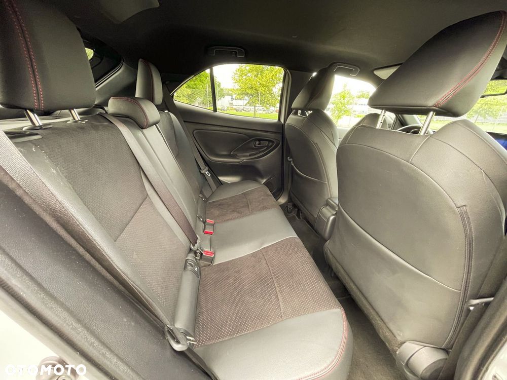 Toyota Yaris Cross Hybrid 1.5 GR Sport - 12