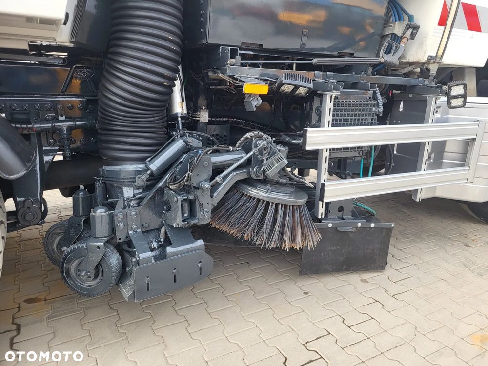 Renault C 380 Bucher Eurovoirie 2 silniki - 21