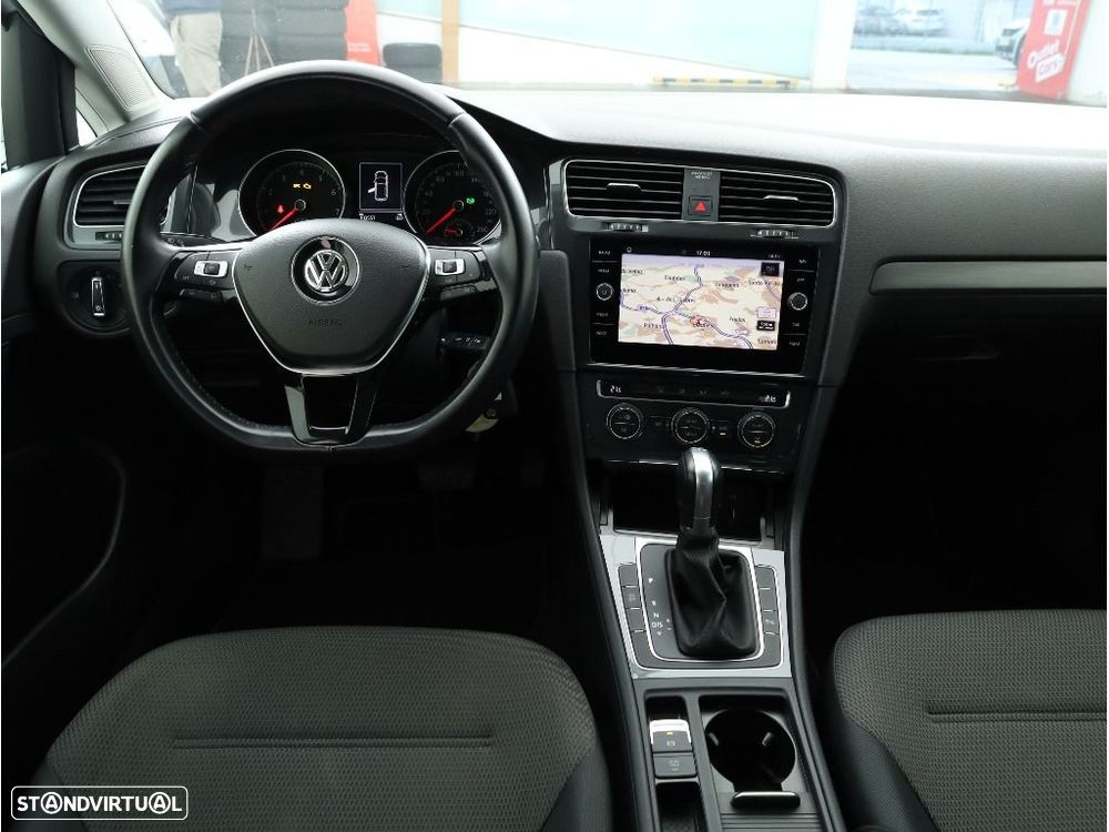 VW Golf 1.0 TSI R-Line DSG - 21