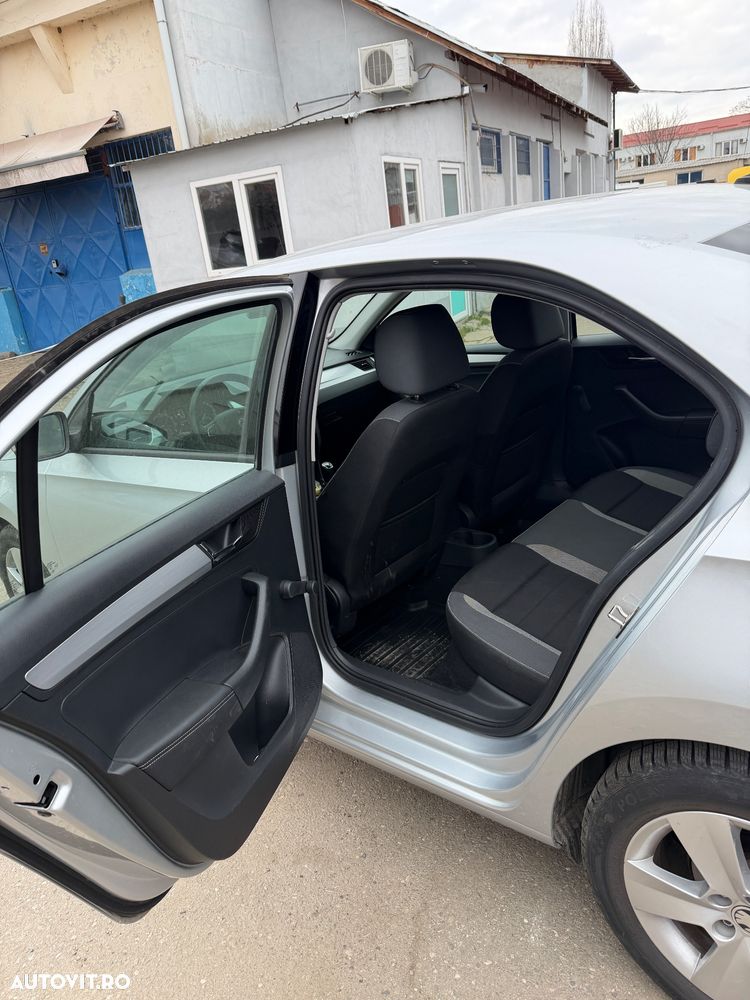 Skoda RAPID 1.0 TSI Style - 8