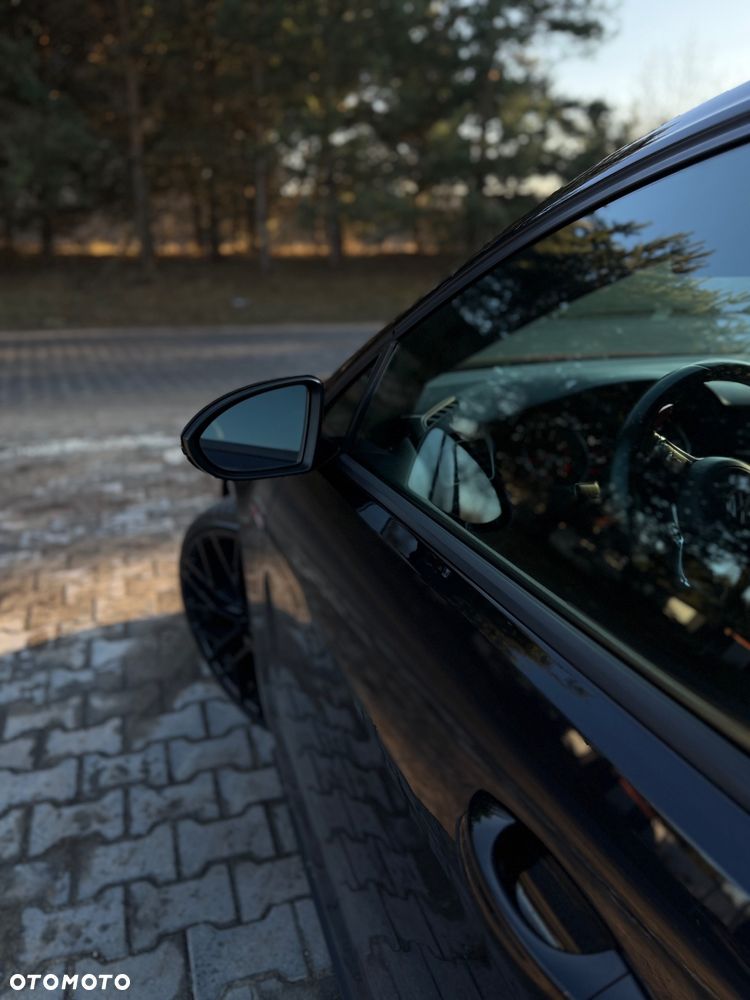 Volkswagen Golf - 10