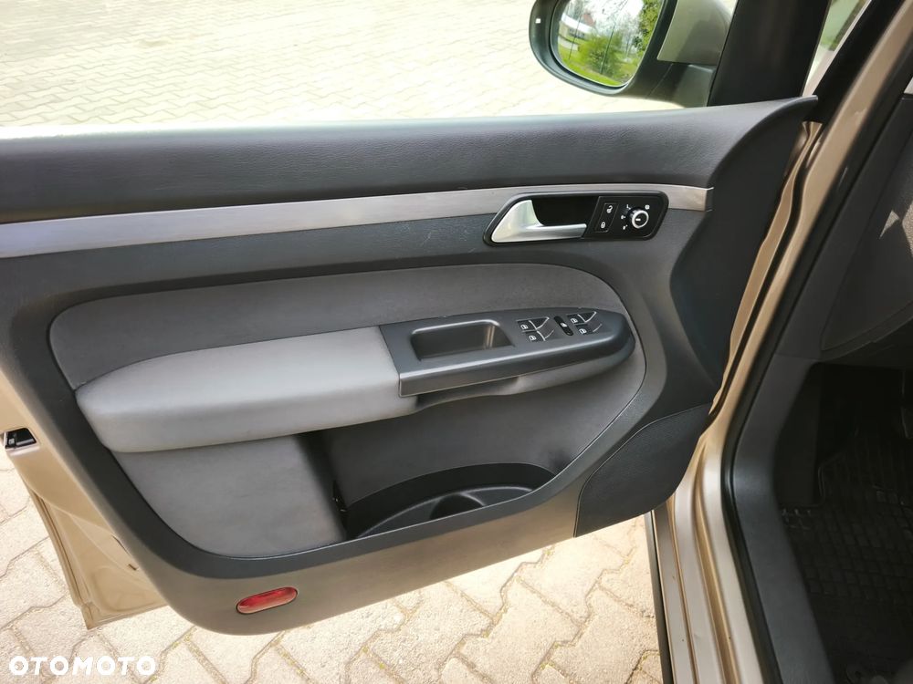 Volkswagen Touran 1.6 TDI DPF BlueMotion Technology Comfortline - 11