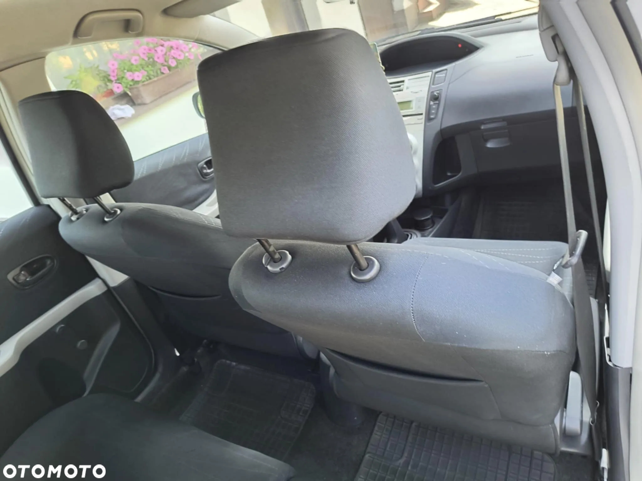 Toyota Yaris - 8