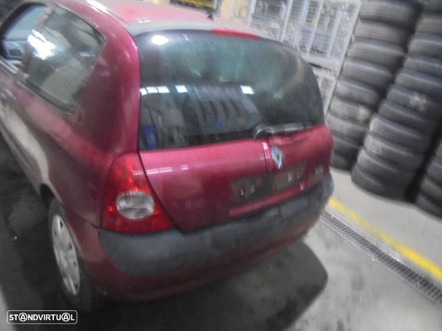 Carro MOT: D4F706  D4F712  D4F 714 D4F722 CXVEL: JB1513 RENAULT CLIO 2 2002 1.2 75CV 3P VERMELHO GASOLINA - 3