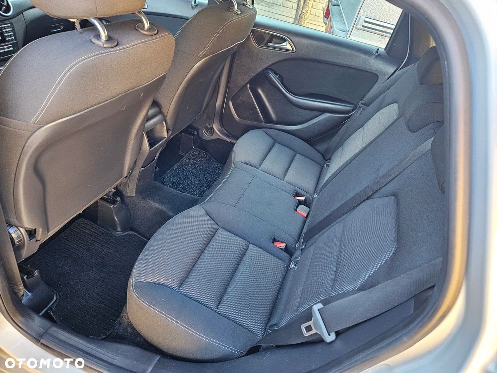 Mercedes-Benz Klasa B 180 (BlueEFFICIENCY) - 12