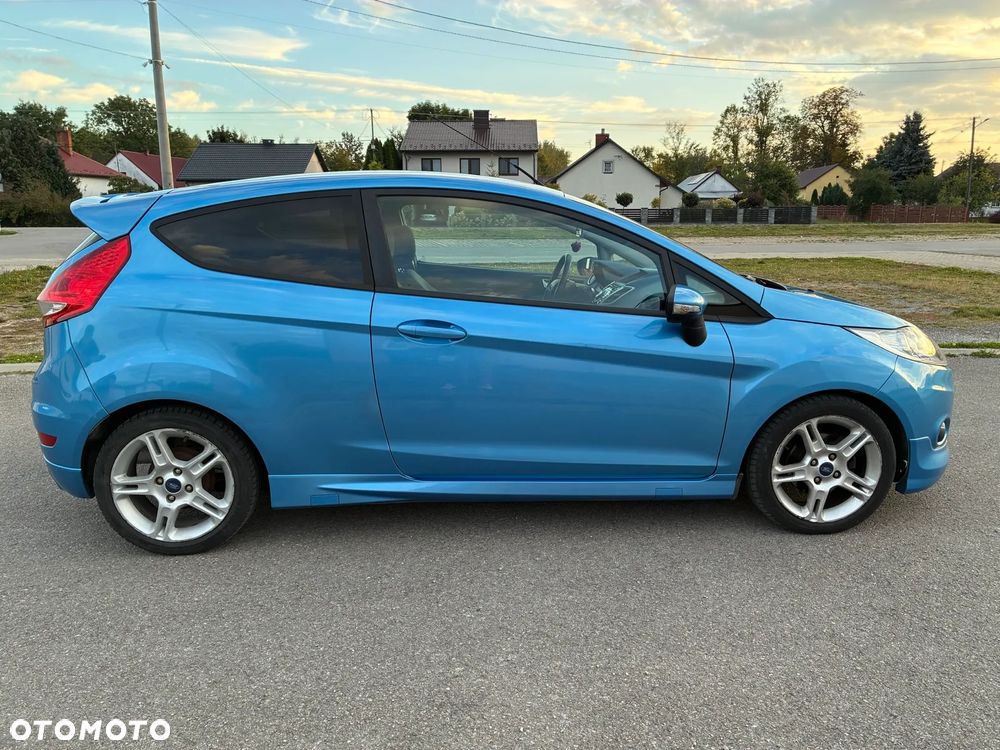 Ford Fiesta - 8