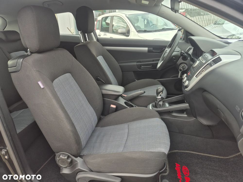 Kia ProCeed 1.4 CVVT Dream-Team Edition - 19