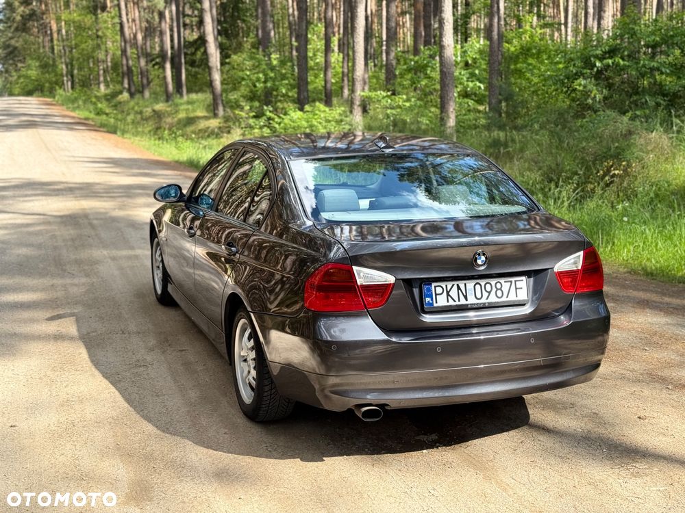BMW Seria 3 318i - 2