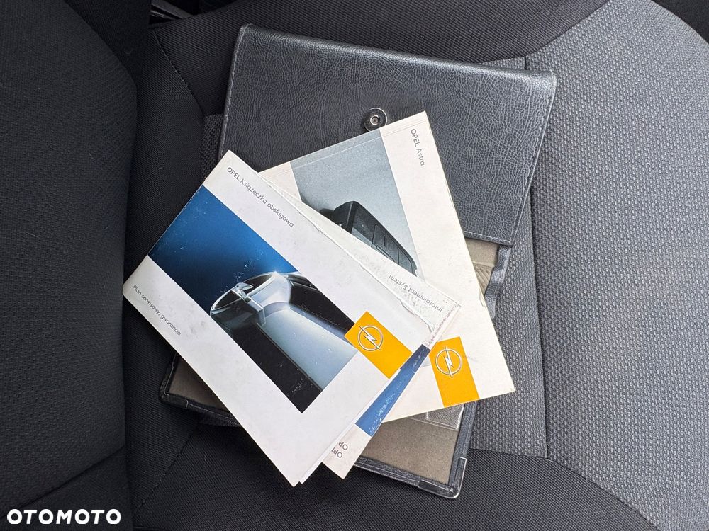 Opel Astra 1.6 Enjoy - 12