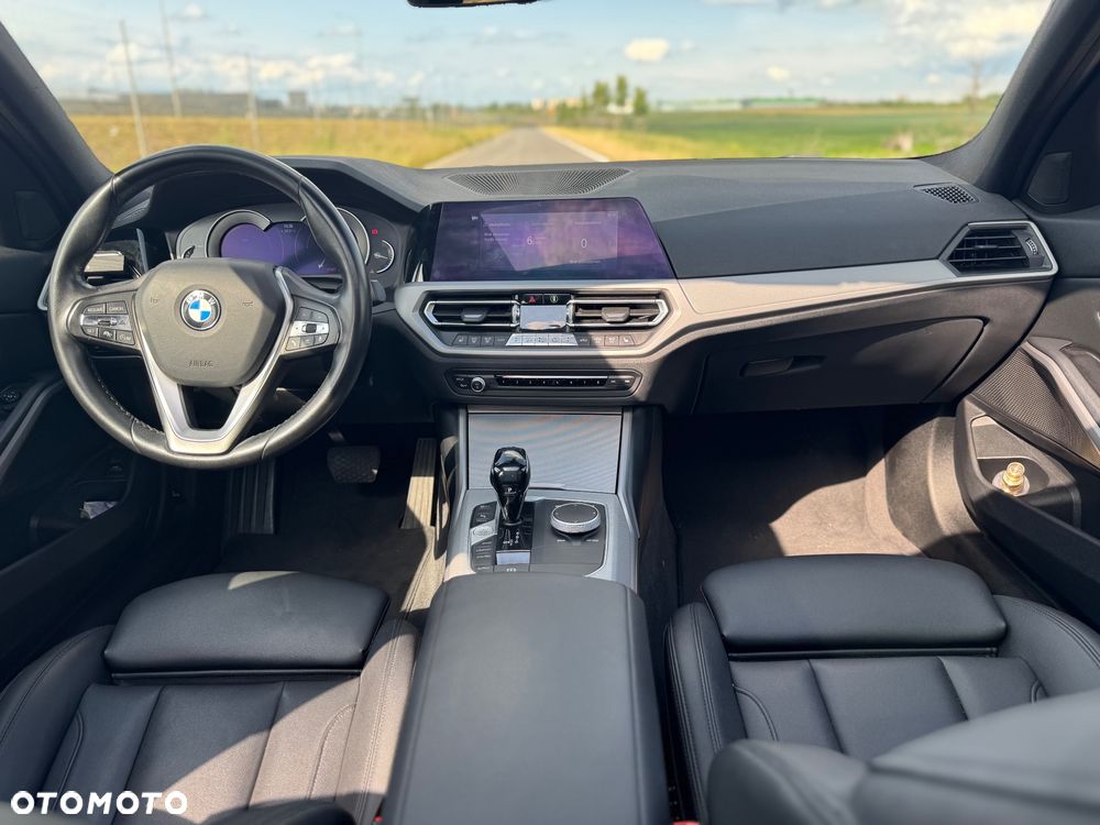 BMW Seria 3 318d Touring - 23