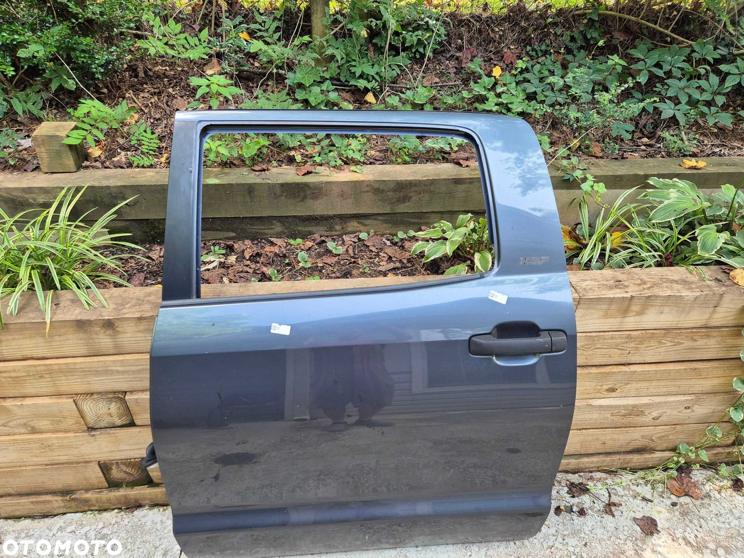 Toyota Tundra Crew Max 2007 - 2013  Tylne lewe drzwi - 2