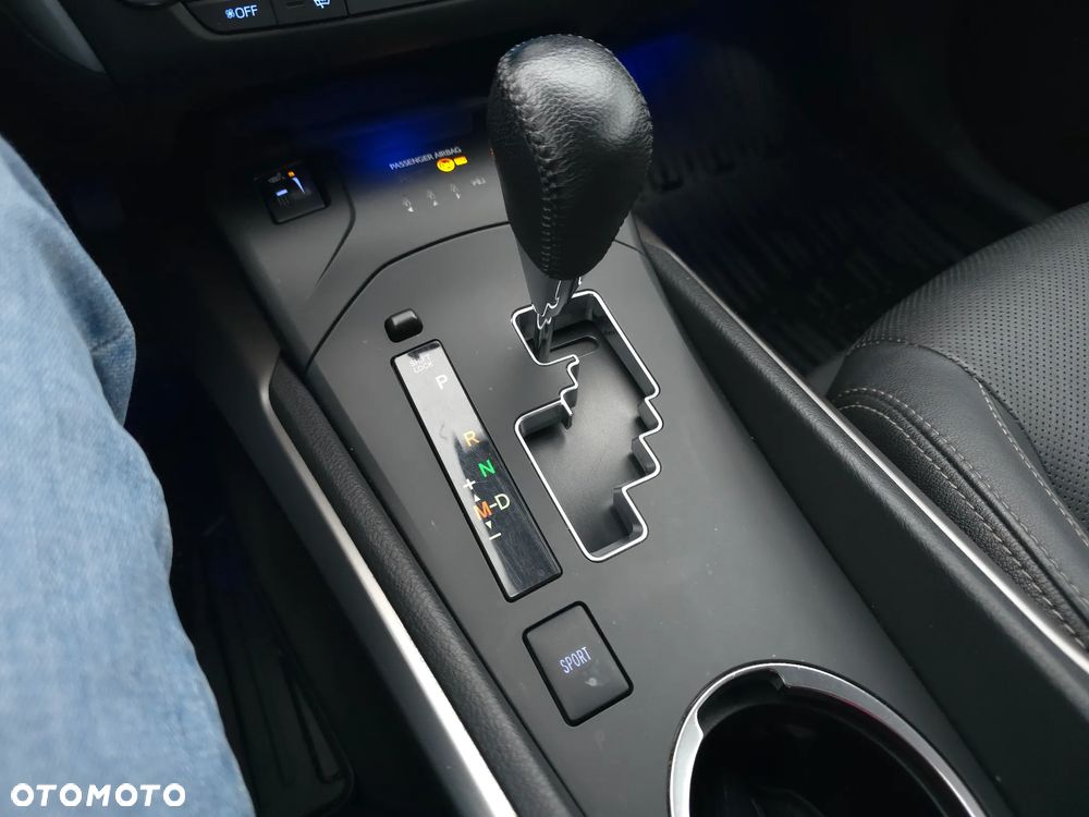 Toyota Avensis 2.0 Prestige NAVI MS - 31