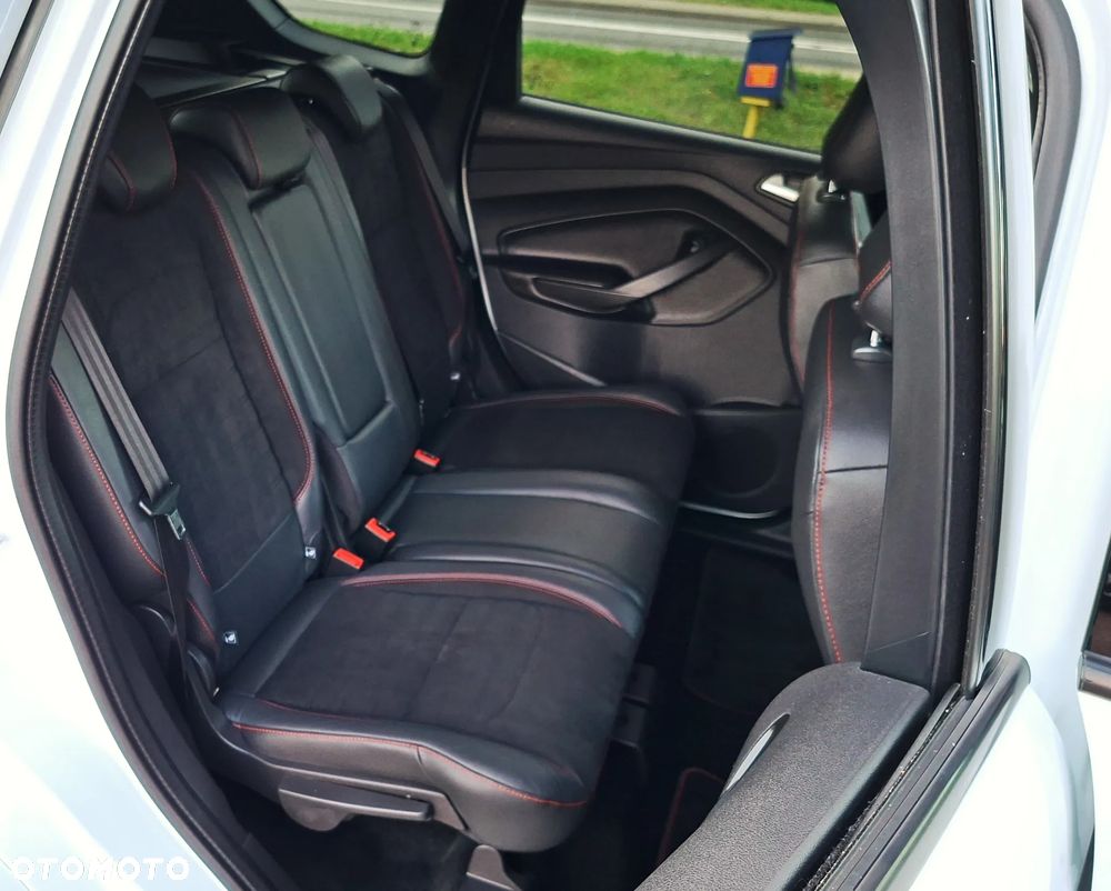 Ford Kuga 2.0 TDCi 2x4 ST-Line - 22