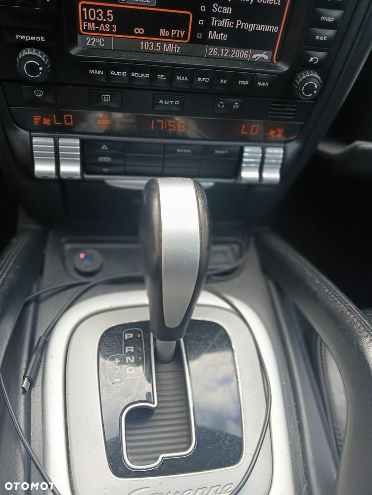 Porsche Cayenne - 7